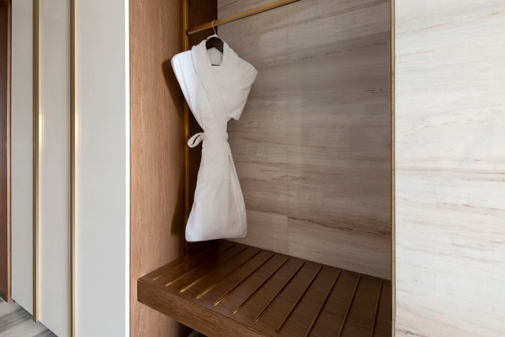 0205z12000aah9t022A10_W_1080_808_R5_D