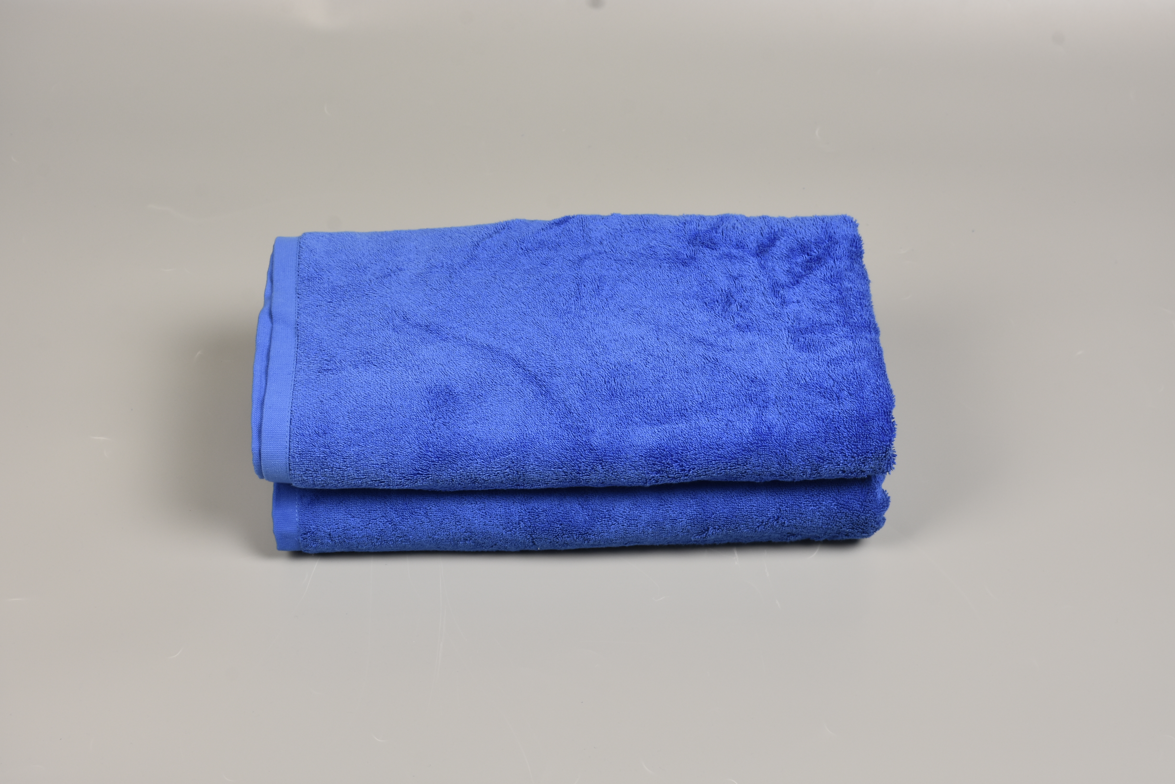 مناشف الحمام الممتازة في غرفة الضيوف عند الدخول