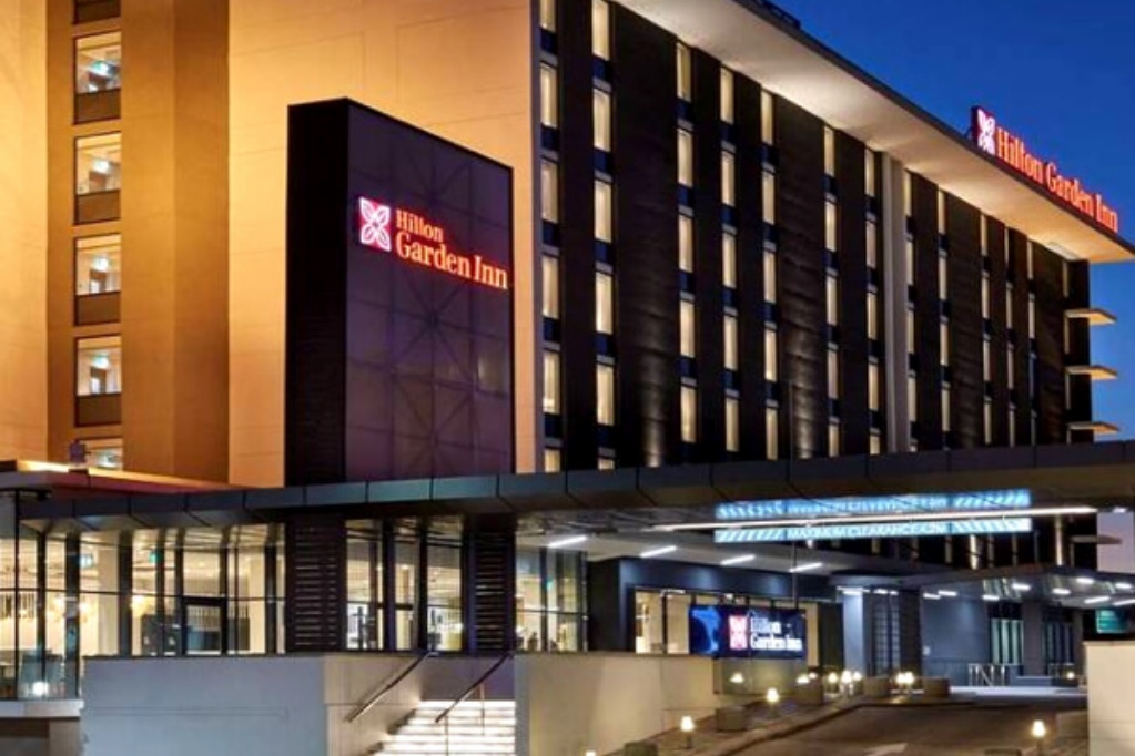 هيلتون جاردن إن جابورون