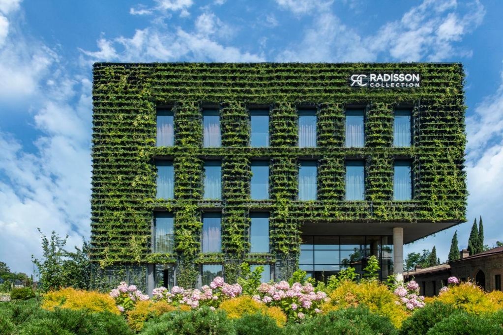 فندق راديسون كوليكشن تسيناندالي إستيت جورجيا